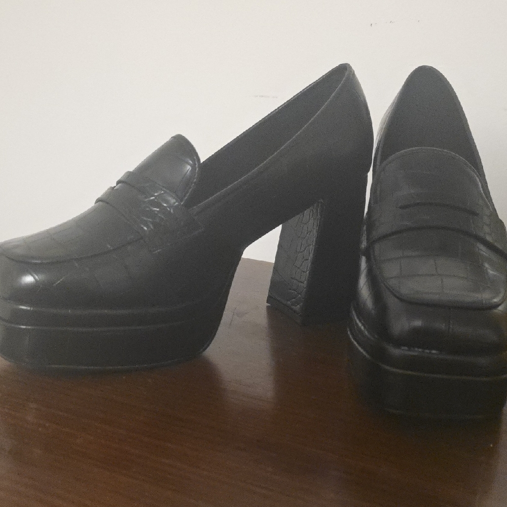 Fashion to Figure Black Leather Loafers